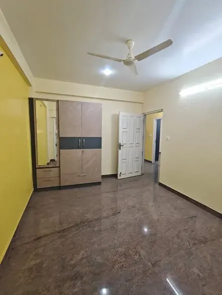 2 BHK Flat for Rent in Murgeshpalya Nearby Embassy Golf Links