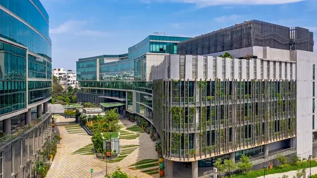 Commercial Space for Sale in Brookfield Road