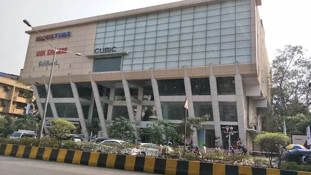 5 BHK Flat for Sale Near Cubic Mall