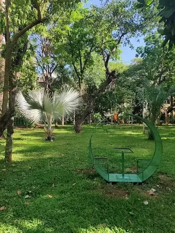 2 BHK Flat for Sale in Bandra West Almeda park