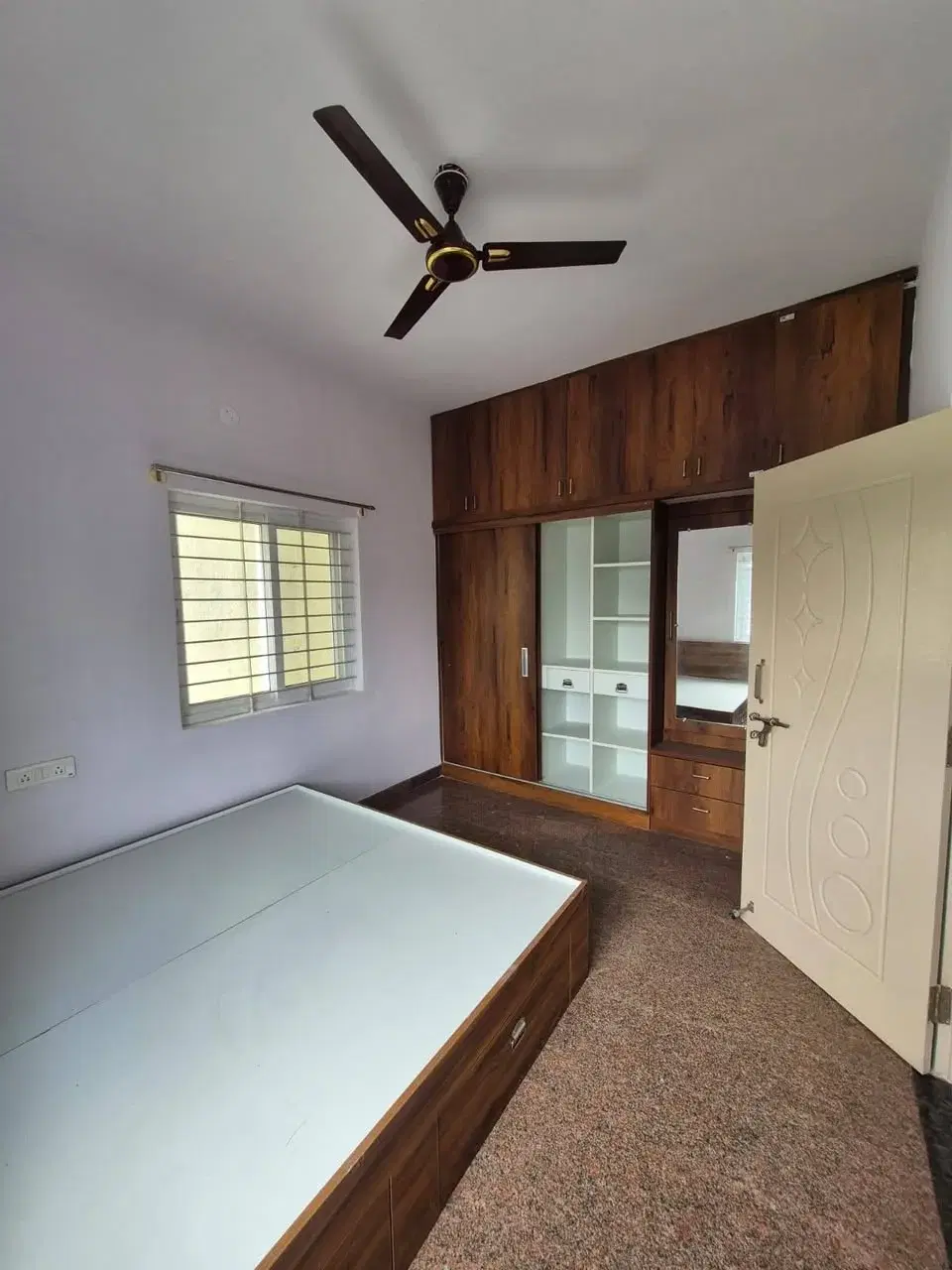 1 BHK Flat for Rent in kudlu gate near hsr layout 2km