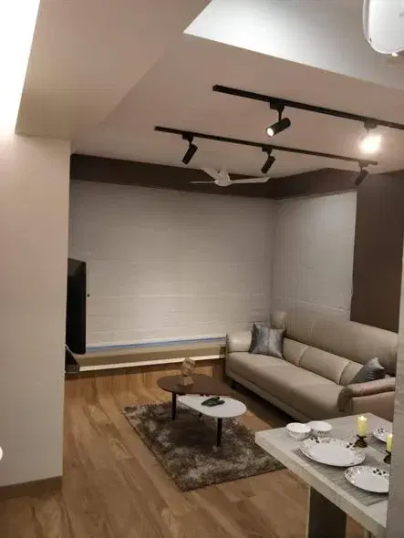 2 BHK Flat for Rent in Lower Parel West