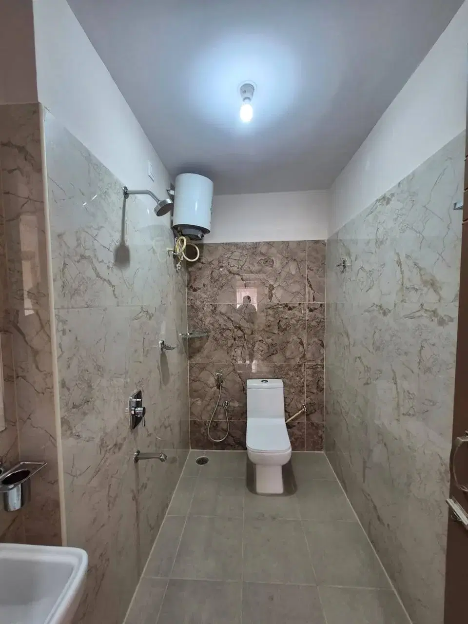 2 BHK Flat for Rent in kudlu gate metro station near hsr layout 2km