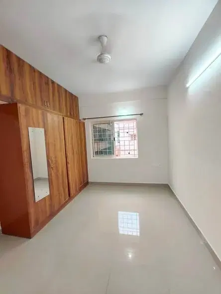 2 BHK Flat for Rent in 100ft Road