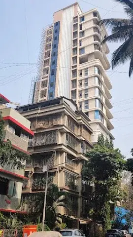 4 BHK Flat for Sale in Pali Hill