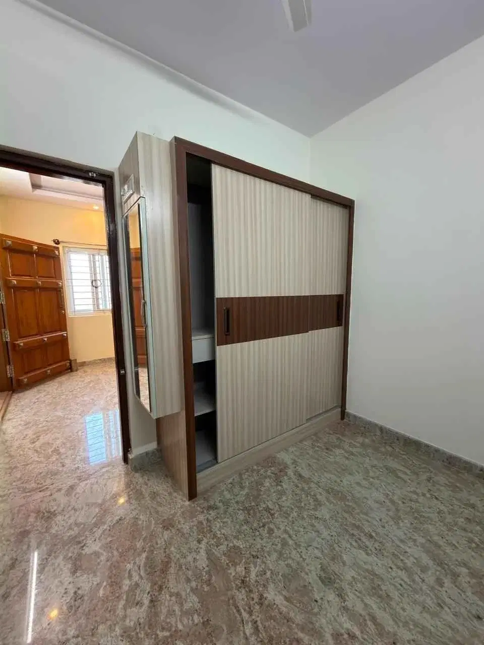 2 BHK Flat for Rent in Bommanahalli