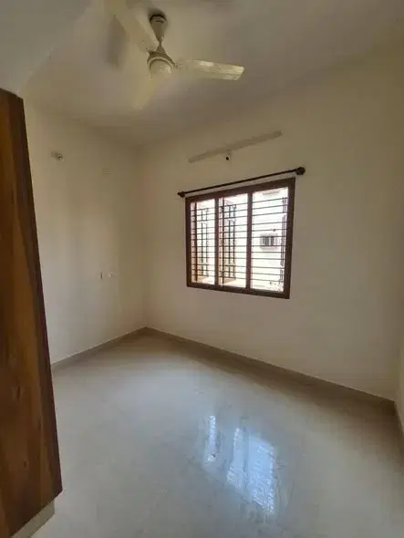2 BHK Flat for Rent in kudlu gate metro station near hsr layout 2km