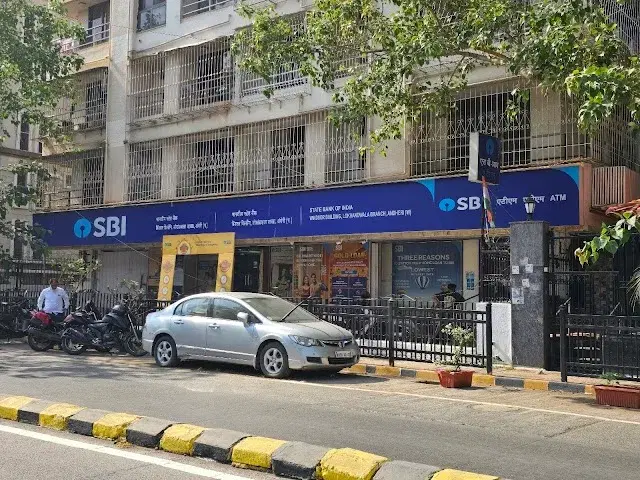 2 BHK Flat for Sale in D N Nagar