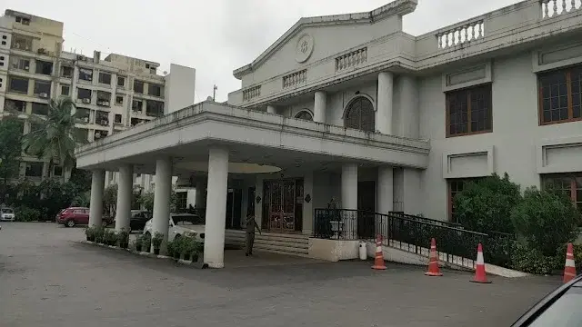 Commercial Space for Rent in Dn nagar near the club