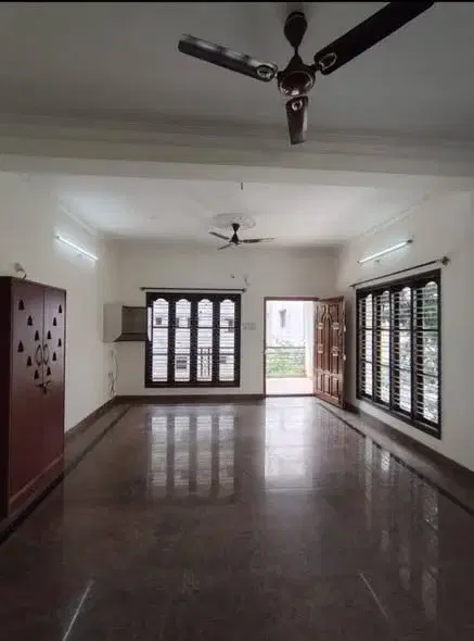 2 BHK Flat for Rent in kudlu gate metro station near hsr layout 2km