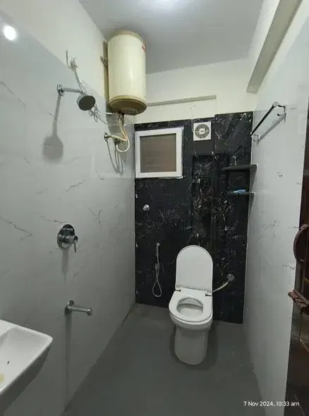 2 BHK Flat for Rent in kudlu gate metro station near hsr layout 2km