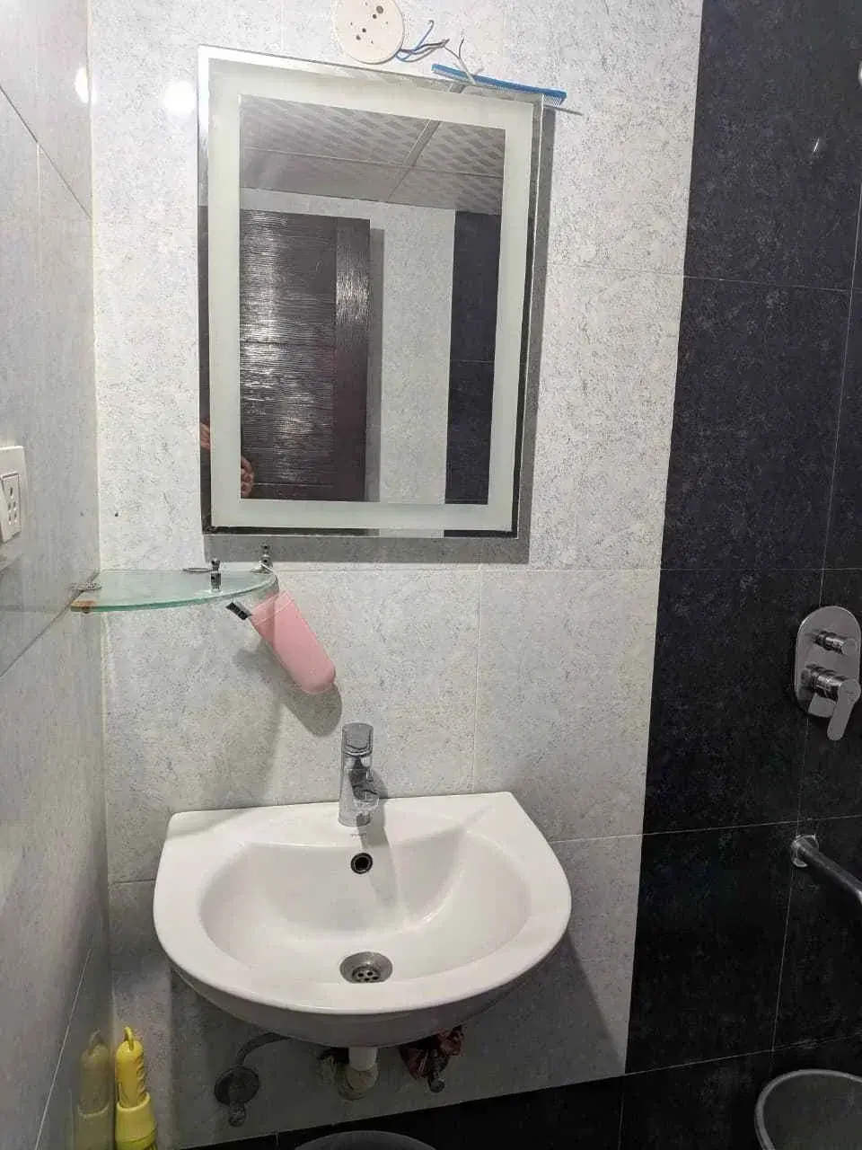 2 BHK Flat for Rent Near Hope Farm Signal