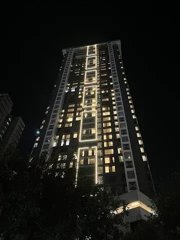 2 BHK Flat for Rent in oberoi mall