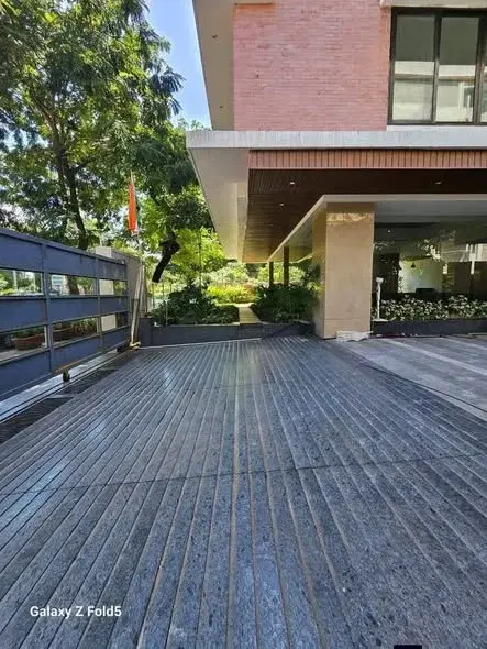 4 BHK Flat for Sale in Juhu Scheme