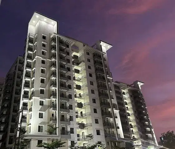 Flat for Sale in KOKAPET