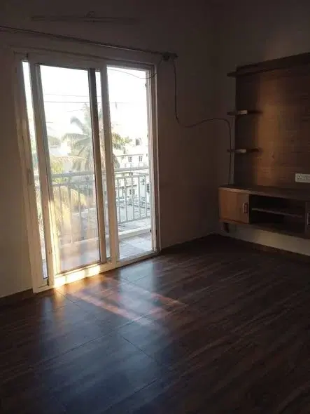 1 BHK Flat for Rent in Marathahalli bridge near spice garden main road 1 km near