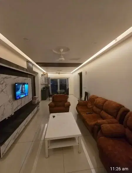 1 BHK Flat for Rent in Golden Mile Road