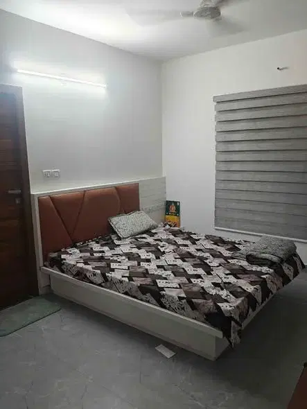 Single Occupancy in 3 BHK Flat for Rent in SJR Primecorp Vogue Residences