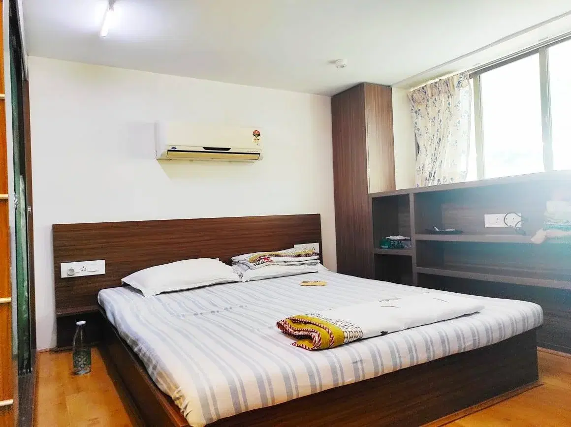 1 BHK Flat for Rent in Worli Duplex Flat Ground floor