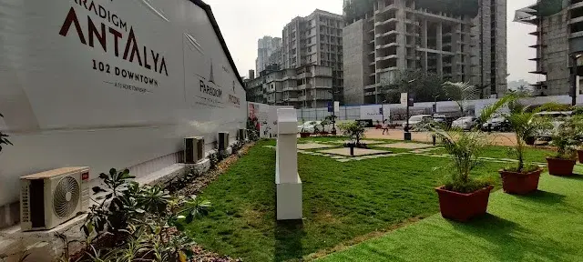 2 BHK Flat for Rent in OSHIWARA