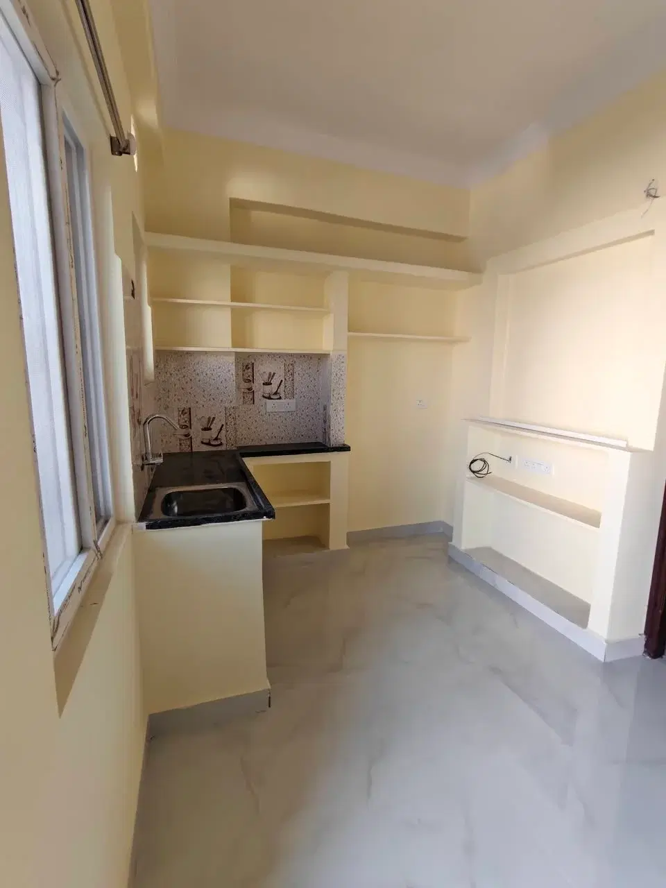 1 BHK Flat for Rent in Kondapur Botanical Garden AMB Mall Road Side