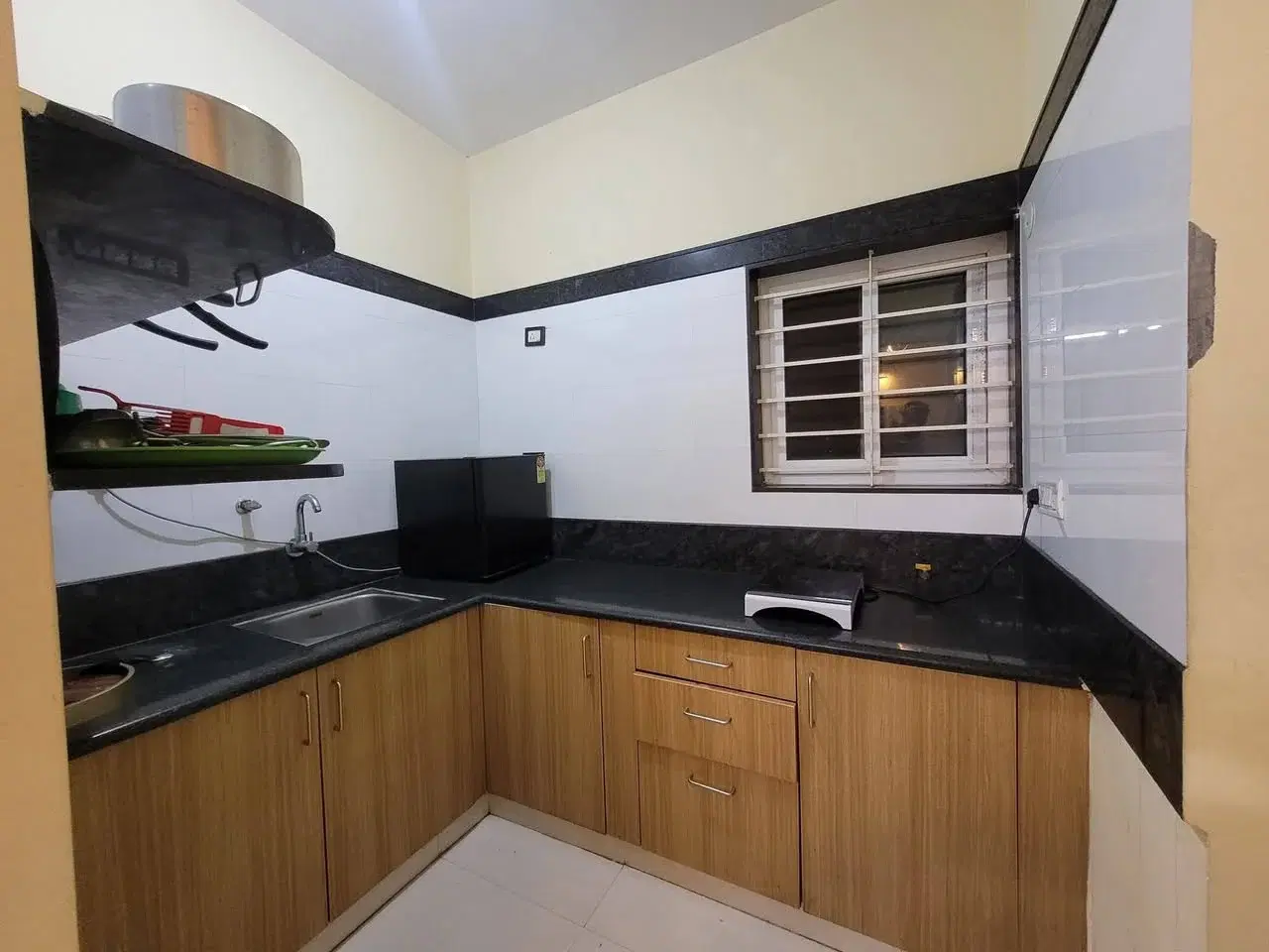 1 BHK Flat for Rent in Kudlu gate metro station near hsr layout 2km