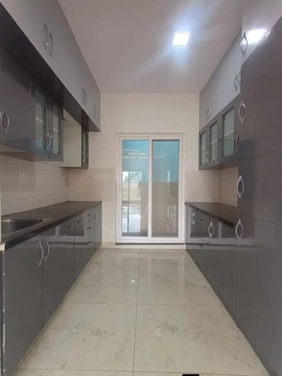 3 BHK Flat for Rent in kudlu gate metro station near hsr layout