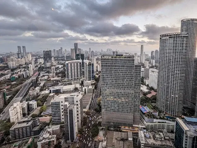 2 BHK Flat for Rent in Colaba