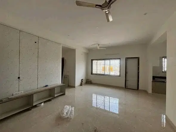 3 BHK Flat for Rent in Halasuru Near by Metro Station Close to Halasuru Metro Station