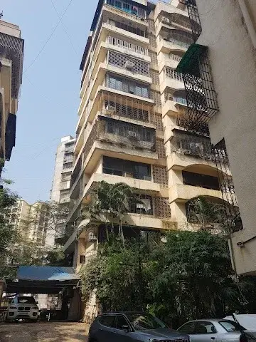 3 BHK Flat for Rent in Yari Road