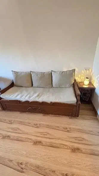 1 BHK Flat for Rent in Bandra West off' Carter road