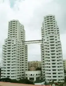 Beary's Lakeside Habitat